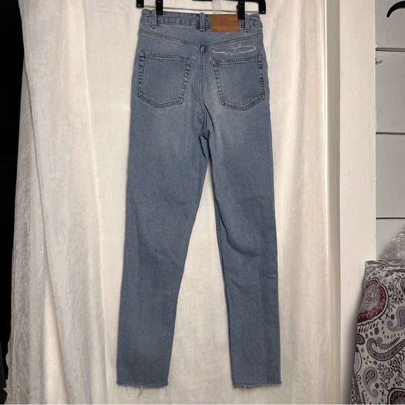 3/$20 💥 Cheap Monday Donna Fanbase High Rise Raw Hem Denim Straight Leg Jeans - Picture 8 of 16